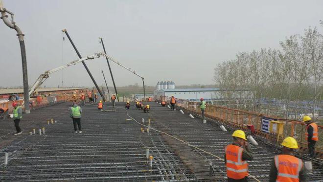 實拍!G106京廣線東明黃河公路大橋建設最新進展!