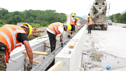 戰高溫 不服“暑” !南深高鐵玉岑鐵路(容縣段)項目建設不“減速”